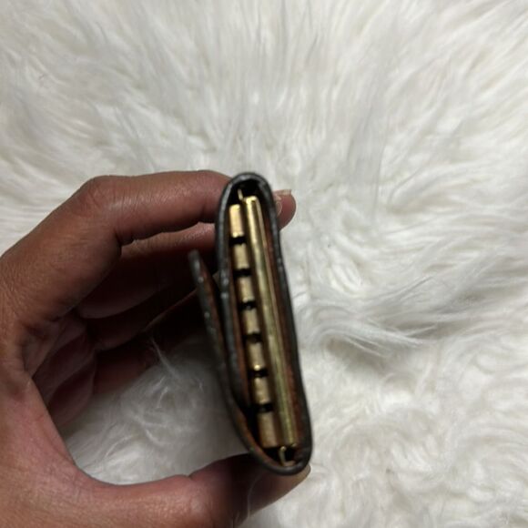 Louis Vuitton Key Holder - Picture 3 of 10